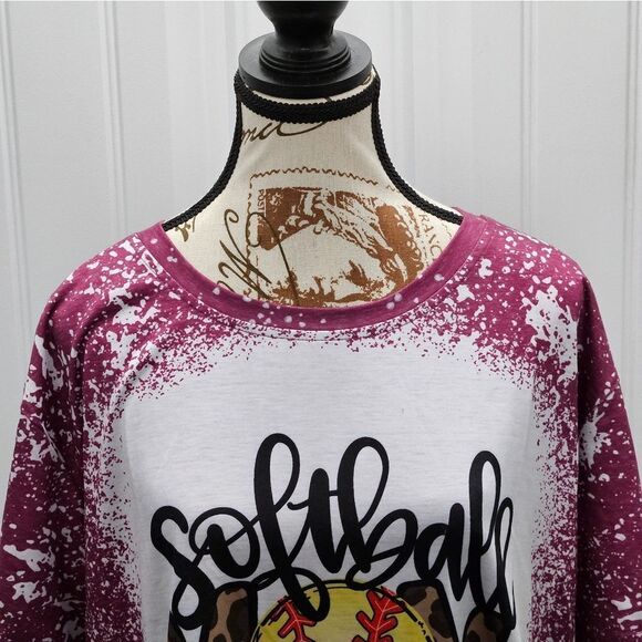 🥎Softball Mom T-Shirt in burgundy. NWOT, Size XXL🥎 - Picture 4 of 8